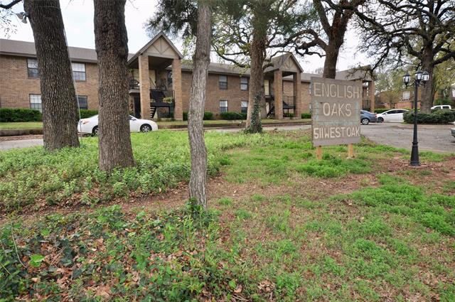 511 W Oak St in Weatherford, TX - Building Photo