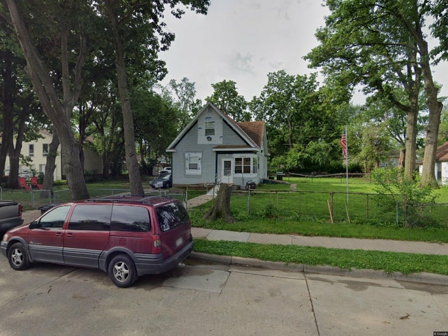 property at 2521 Jefferson St