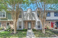 14143 Lost Meadow Ln in Houston, TX - Foto de edificio - Building Photo