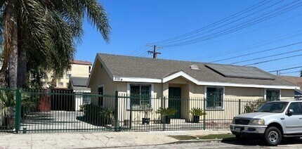 3321 W 63rd St, Unit 3323 in Los Angeles, CA - Foto de edificio - Building Photo
