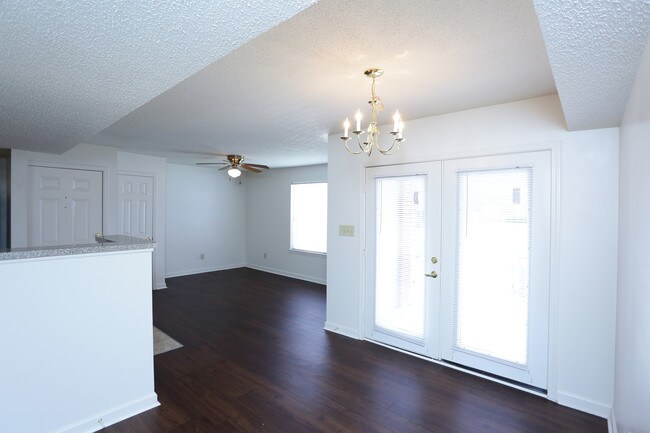 Magnolia Court in Birmingham, AL - Foto de edificio - Interior Photo