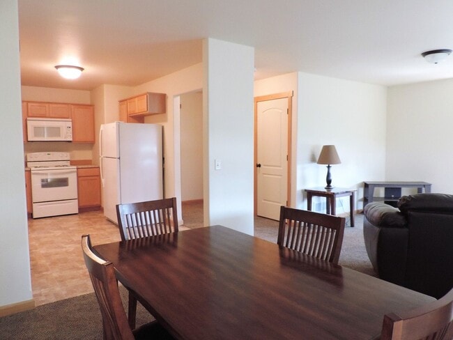 218 7th St SW in Tioga, ND - Building Photo - Building Photo