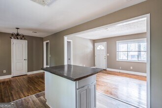 2833 Cardo Dr NW in Atlanta, GA - Building Photo - Building Photo