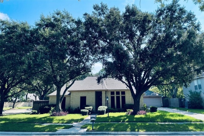 1020 Sugardale Ct