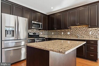 2723 Keebler Ct in Willow Grove, PA - Foto de edificio - Building Photo