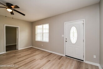 4733 Irvington Ave in Jacksonville, FL - Building Photo - Building Photo