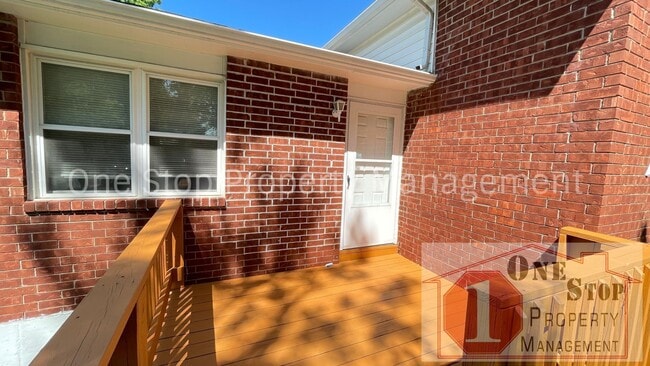 602 NE Florence Ave in Lee's Summit, MO - Foto de edificio - Building Photo