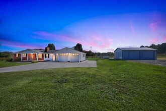 1580 N Honeycutt St in Benson, NC - Foto de edificio - Building Photo