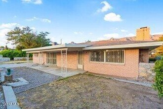 5833 Burning Tree Dr in El Paso, TX - Building Photo - Building Photo