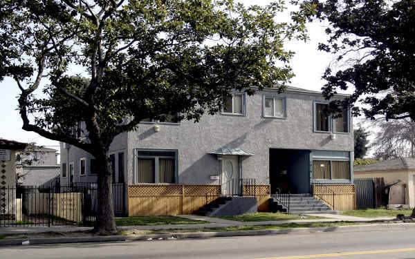 1916 Magnolia Ave in Long Beach, CA - Building Photo