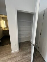 360 NW 24th St, Unit S1 in Miami, FL - Building Photo - Building Photo