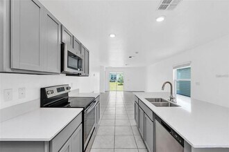 1949 Traverse Wy in Kissimmee, FL - Building Photo - Building Photo