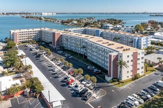 5575 Gulf Blvd in St Pete Beach, FL - Building Photo - Building Photo