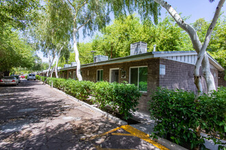 Casa Carmel in Tempe, AZ - Foto de edificio - Building Photo