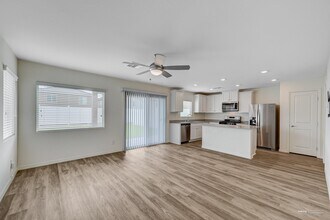 6239 Blood Lily Ave in Las Vegas, NV - Building Photo - Building Photo