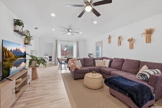 2829 Wyoming St in San Antonio, TX - Building Photo - Building Photo