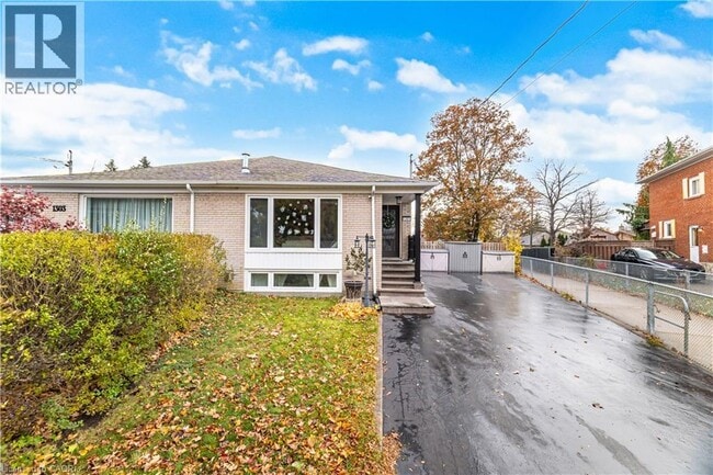 1301 Freeport Dr in Mississauga, ON - Building Photo - Building Photo