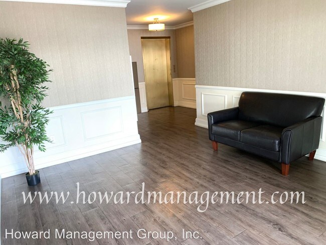 11666 Mayfield Ave in Los Angeles, CA - Building Photo - Building Photo