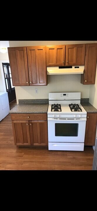 66 Brock St in Boston, MA - Building Photo