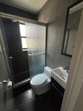 112 E 103rd St, Unit 26 in New York, NY - Foto de edificio - Building Photo