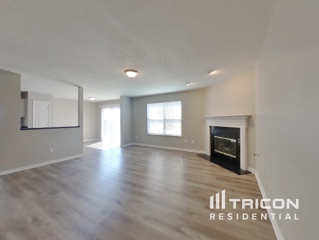 6331 Runnymede Ct in Camby, IN - Foto de edificio - Building Photo