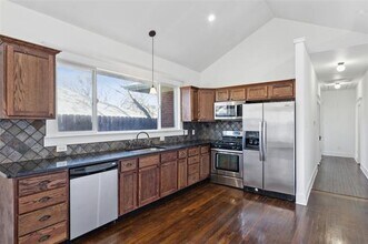 1006 Haines Ave in Dallas, TX - Building Photo - Building Photo