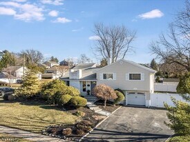 15 Windemere Rd in Verona, NJ - Building Photo