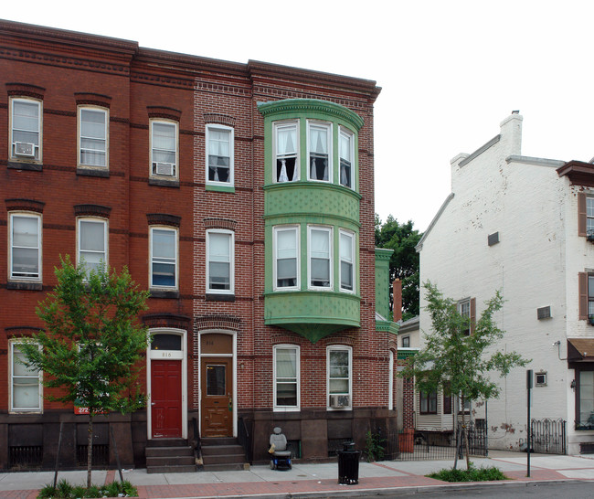 814 Dekalb St in Norristown, PA - Foto de edificio - Building Photo