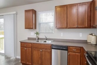 1039 Broken Ridge Dr in Lansing, MI - Building Photo - Building Photo