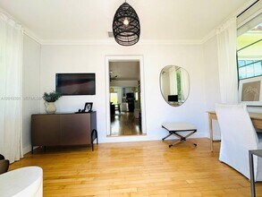 11 Veragua Ave in Coral Gables, FL - Building Photo - Building Photo