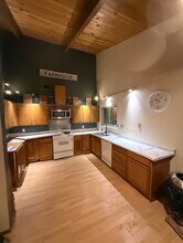 49790 Canoga Dr in Oakhurst, CA - Building Photo - Building Photo