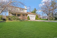 800 Goose Creek Ln in Southold, NY - Foto de edificio - Building Photo