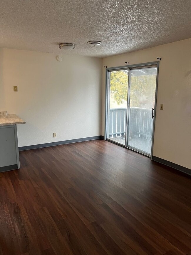 1904 Dawn Ct in Klamath Falls, OR - Building Photo - Building Photo