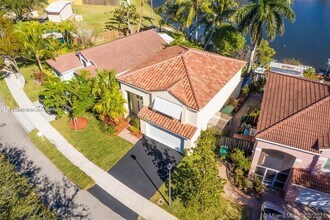 4412 SW 84th Terrace in Davie, FL - Building Photo - Building Photo