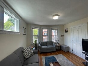 24 Ashland St, Unit 2 in Somerville, MA - Building Photo - Building Photo