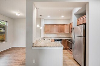 Pinnacle Townhomes in Lynnwood, WA - Building Photo - Building Photo