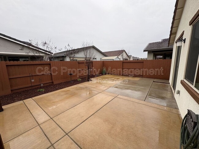 7427 Tapiro Wy in Sacramento, CA - Building Photo - Building Photo