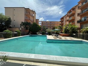 1950 W 54th St in Hialeah, FL - Building Photo - Building Photo