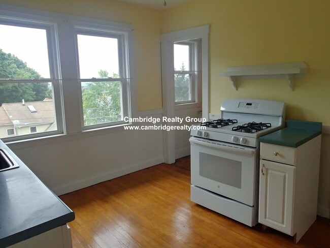 23 Edison Ave, Unit 2T