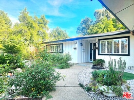 5904 Laramie Ave in Los Angeles, CA - Building Photo