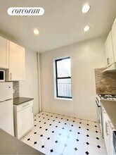 1235 1st Ave in New York, NY - Foto de edificio - Building Photo