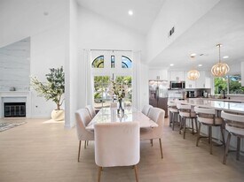 11748 Via Chona in San Diego, CA - Building Photo