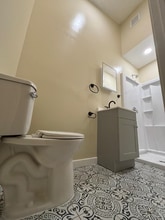 526 W 49th St in Los Angeles, CA - Foto de edificio - Building Photo