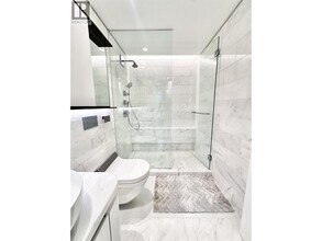 1482 Robson St in Vancouver, BC - Building Photo - Building Photo