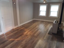 1204 Shawano Ave in Green Bay, WI - Building Photo