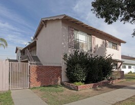 1821 W Crestwood Ln in Anaheim, CA - Building Photo