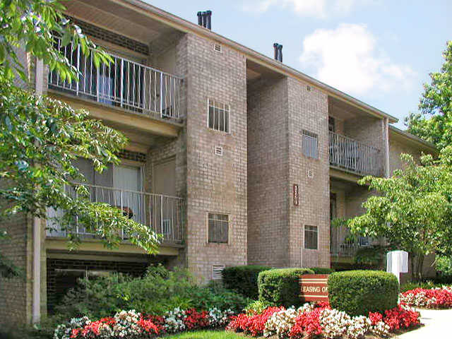 Randle Hill Apartments in Washington, DC - Building Photo