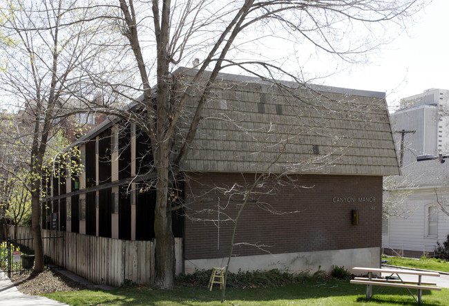 Canyon Manor in Salt Lake City, UT - Foto de edificio - Building Photo