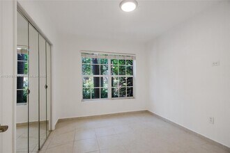 119 Harbor Dr in Key Biscayne, FL - Building Photo - Building Photo