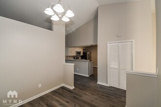 6949 Huntington Woods Cir W in Jacksonville, FL - Building Photo - Building Photo